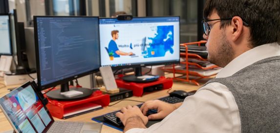 Sviluppo custom e WordPress CMS per siti web performanti - Pragmind